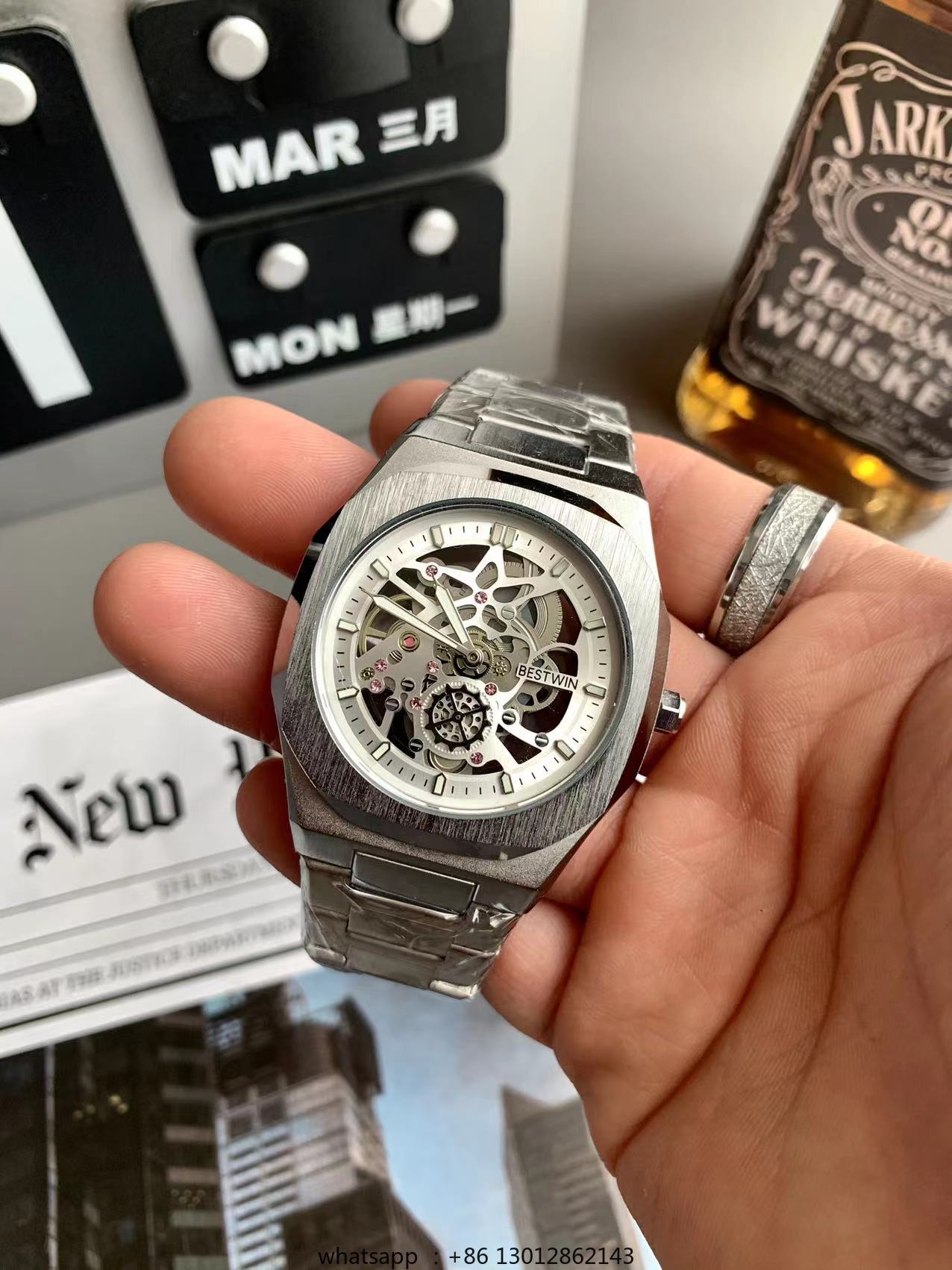 Steel strip waterproof persona - огляд і ціна Luxury Watch Square